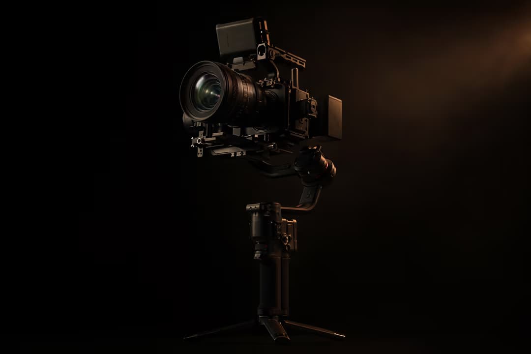 Tripods සහ Gimbals